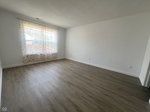 5th image of 224 Meridian Gardens Ln