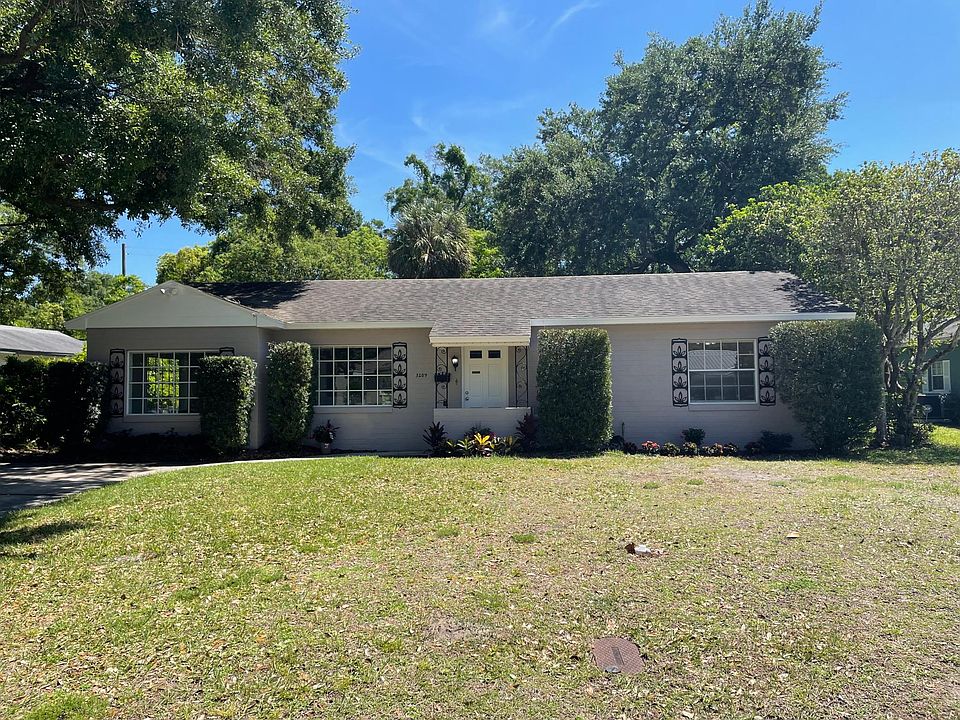 1st image of 3209 Helen Ave