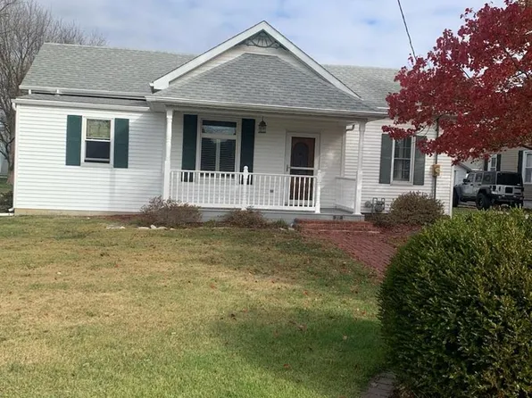 207 W Vine St, Brighton, IL 62012