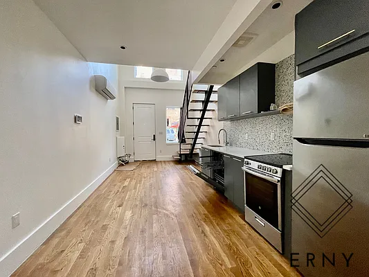 Rented by ERNY LLC | media 7