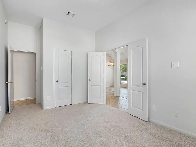 26127 Bent Meadow Ct — Photo 6