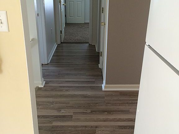 Hallway from kitchen to bdrm
