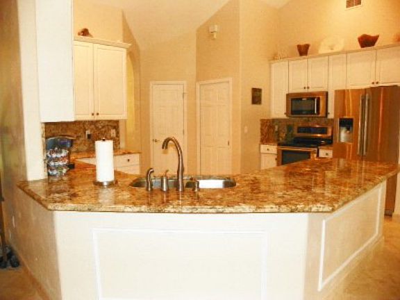 5th image of 18 Audubon Ln