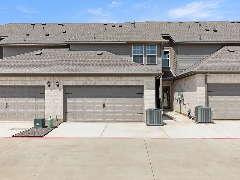 4601 Avion Dr — Photo 18