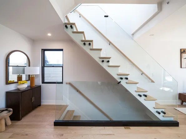 310 3rd St APT 4, Jersey City, NJ 07302