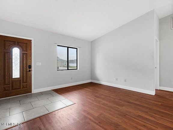4th image of 56 RAMBLEWOOD Drive