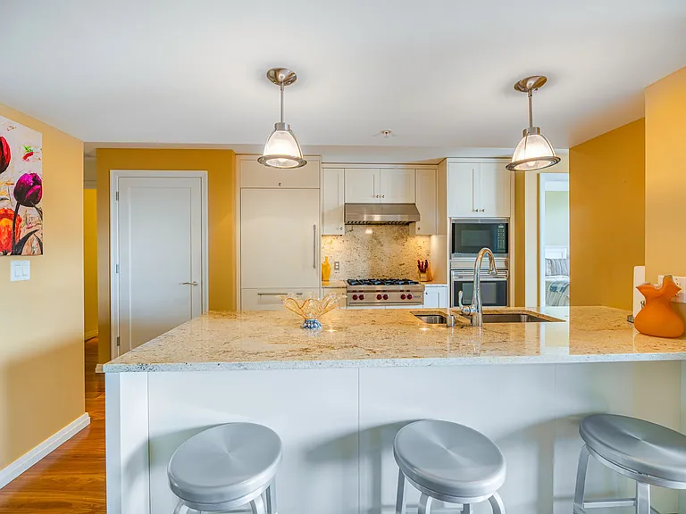 500 106th Ave NE #1013 — Photo 10