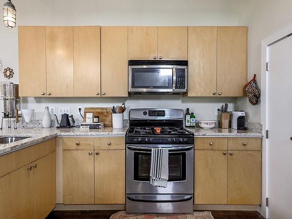 5th image of 1601 E 5th St APT 219