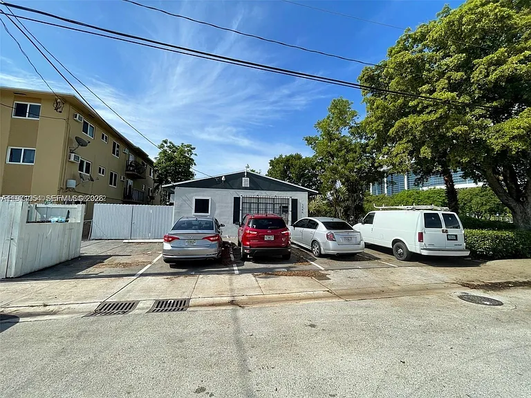 1346 NW 6th St #3 — Photo 4