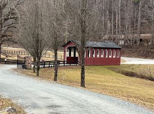 170 Granny Squirrel Dr, Andrews, NC 28901