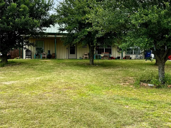 516 Captains Cutt Rd, Gainesville, TX 76240