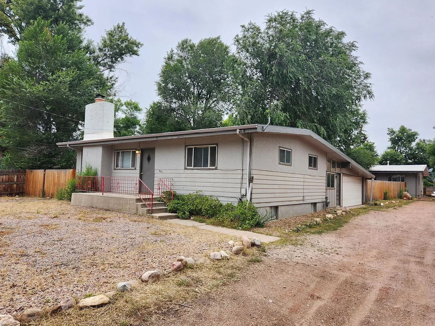 4 Bedroom Home — Photo 2