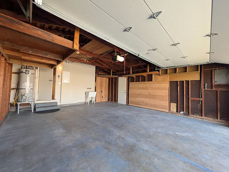 6743 Flanders Drive Garage
