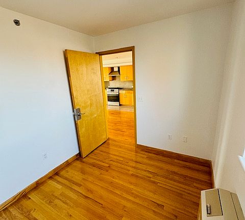 4th image of 136 E Broadway #7AA