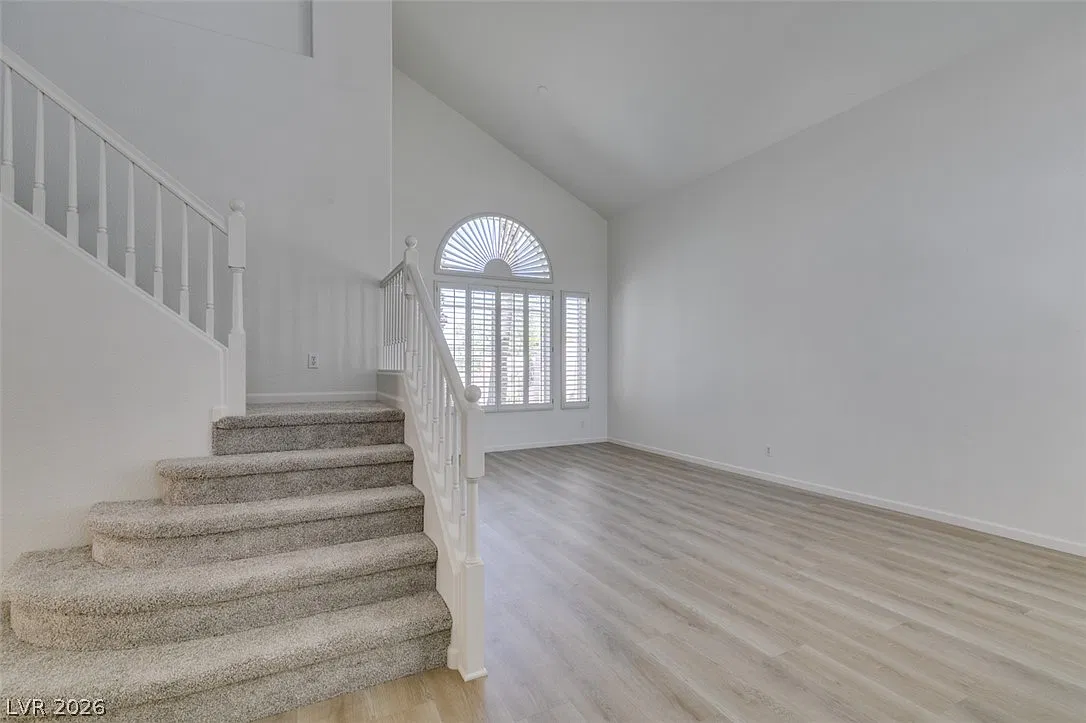 4 bed, 3.0 bath, 2294 sqft, $3,700 — Photo 4