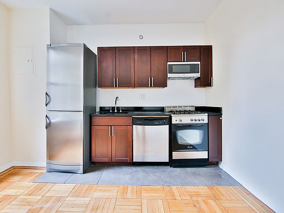 4th image of 201 W 11th St APT 5G