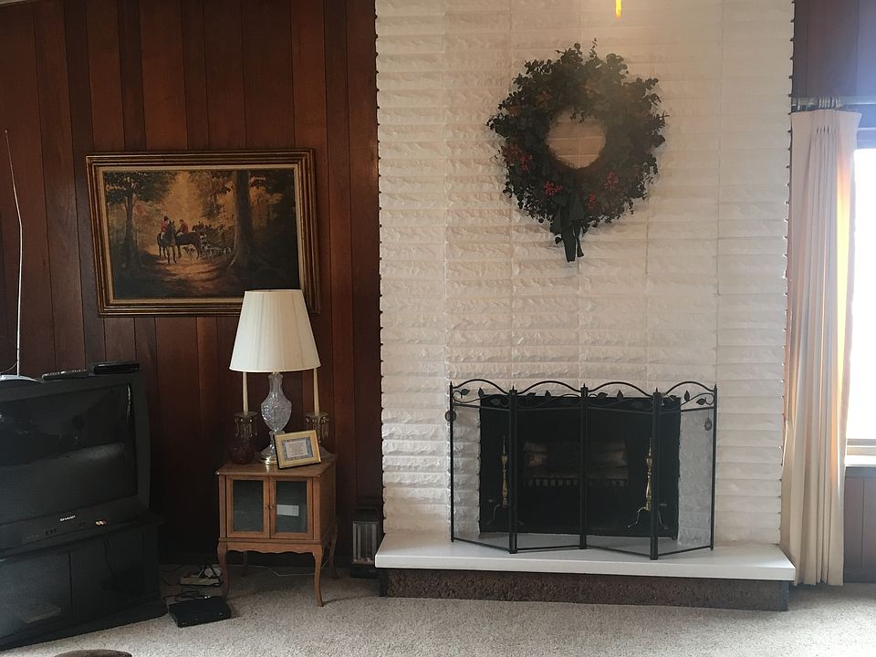2nd image of 14812 Alger Ave