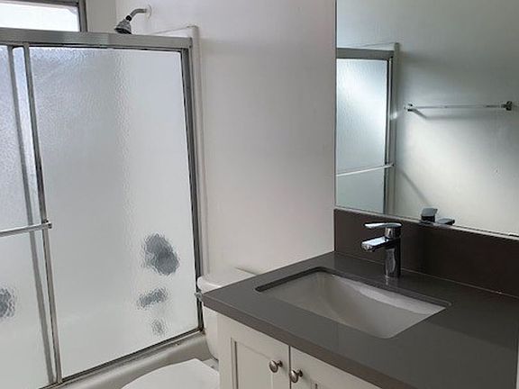 5th image of 3609 Mentone Ave #8