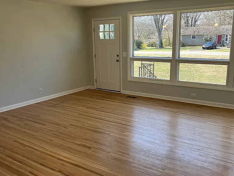4 bed, 2190 sqft, $2,400 — Photo 2