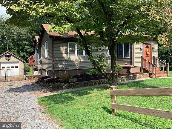 2nd image of 2827 Powell Ave