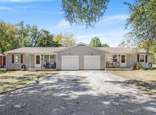 124 Circle Dr, Gardner, KS 66030