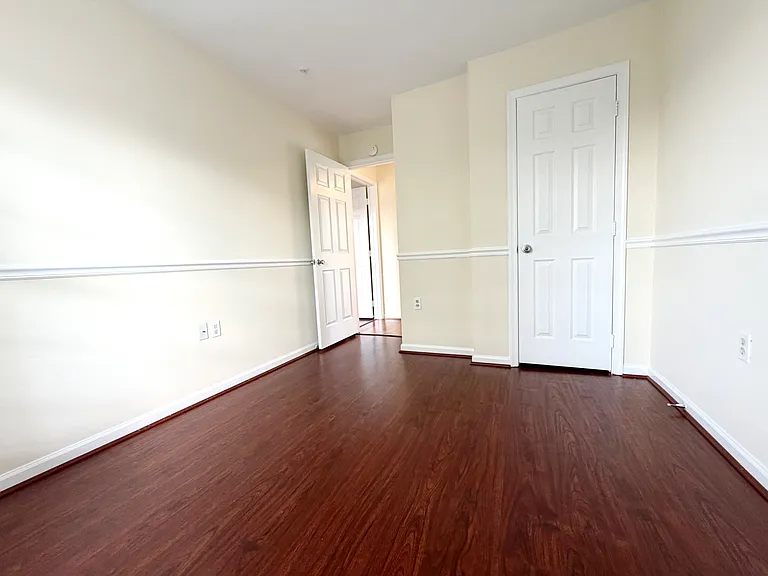 2543 Selkirk Ct — Photo 32