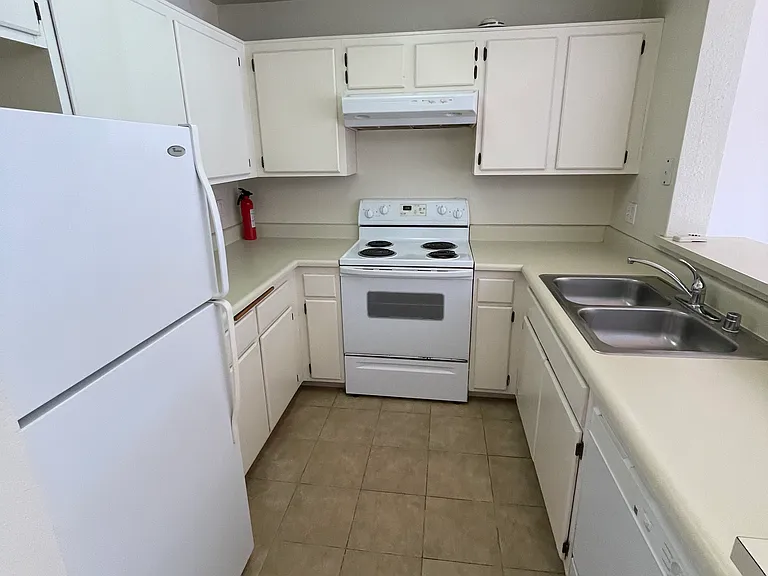 3550 Lebon Dr #6328 — Photo 4