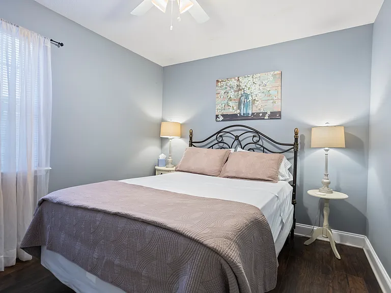 736 Maple Dr SE — Photo 14