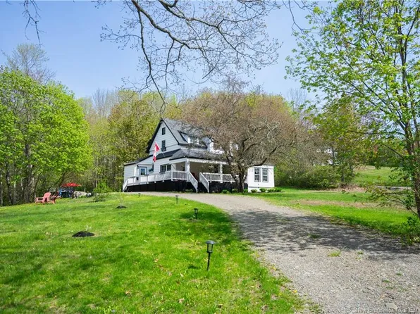 53 Woodmans Point Rd, Westfield, NB E5K 4R5