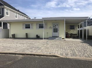 6 Pickell Aly, Manasquan, NJ 08736