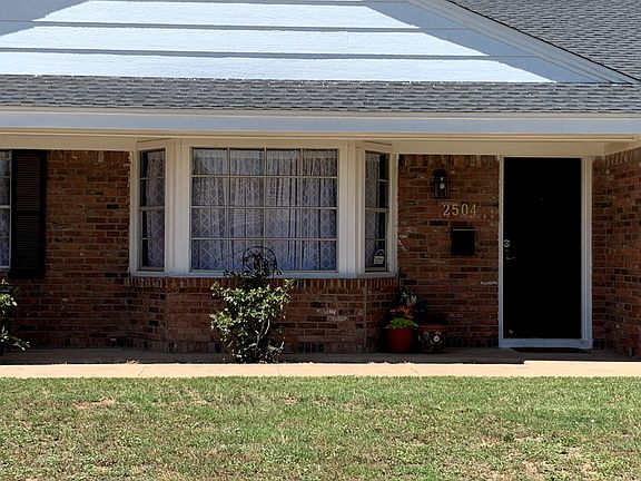 3rd image of 2504 W Dengar Ave