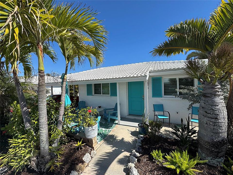 1st image of 718 Spanish Dr N