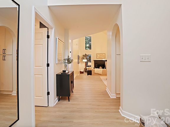 5th image of 6301 Saddlebrook Ct