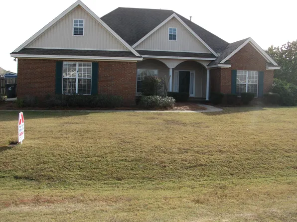 43 Sunchase Ct, Deatsville, AL 36022