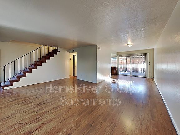 3rd image of 3145 Via Grande