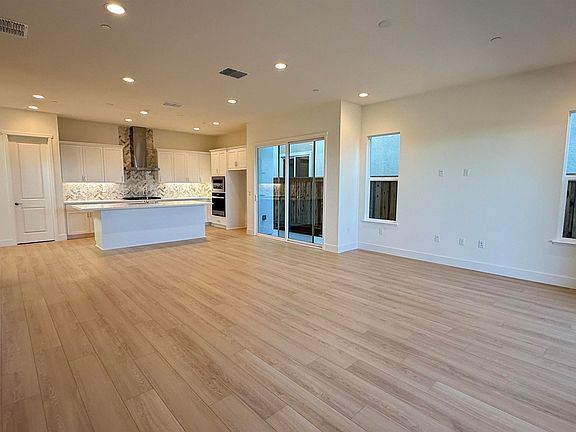 2nd image of 17429 Bushwick Ln