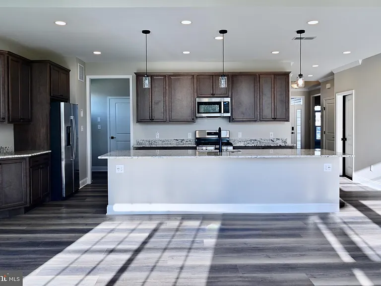 19504 Safflower Way — Photo 8