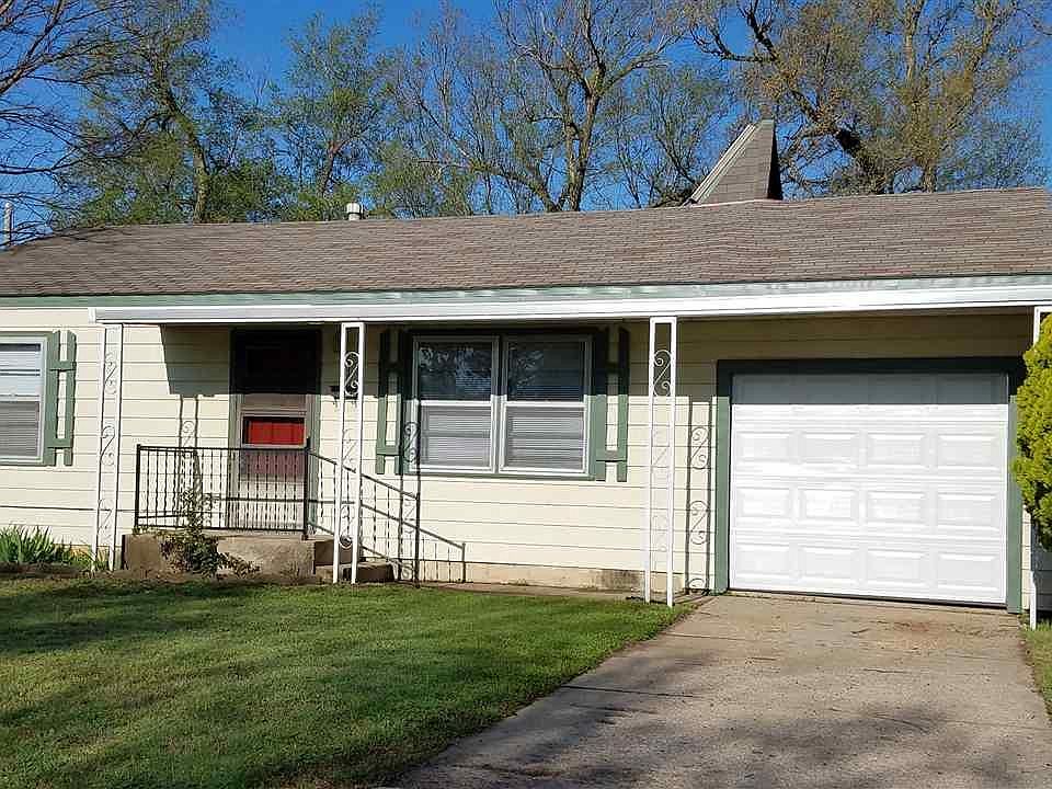 1st image of 21 Halsey Dr