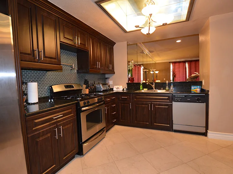 230 E Flamingo Rd #137 — Photo 6
