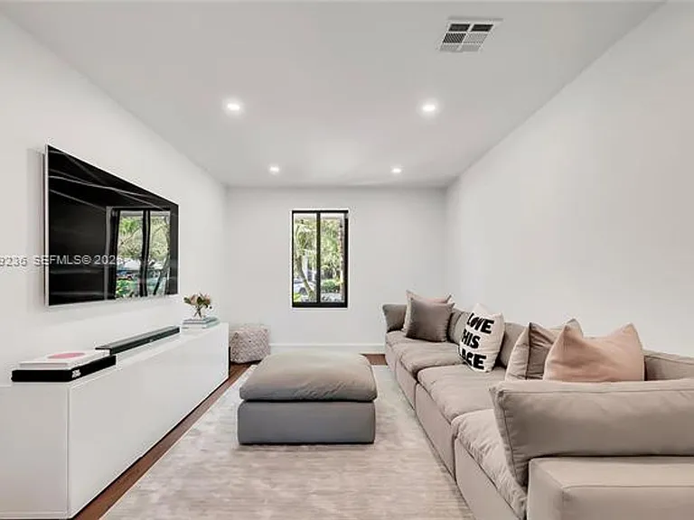 3425 Alhambra Cir — Photo 50