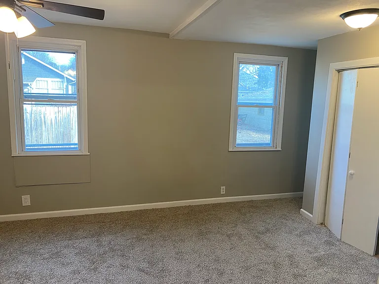 1811 SW Cherokee St — Photo 13