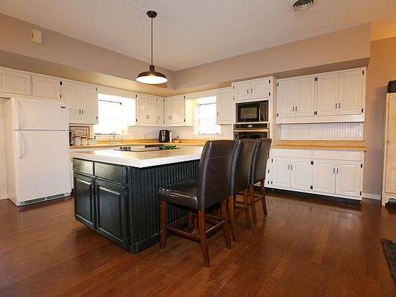 3rd image of 209 County Road 5051