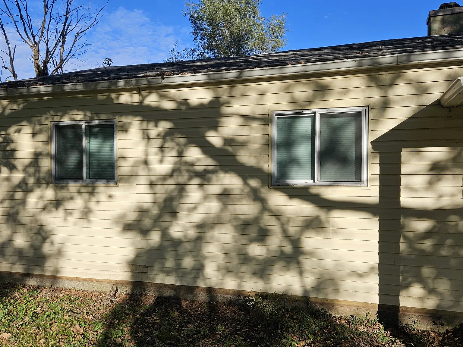 3 bed, 864 sqft, $1,200 — Photo 2