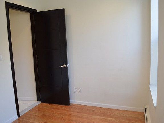 3rd image of 973 Columbus Ave APT 2D