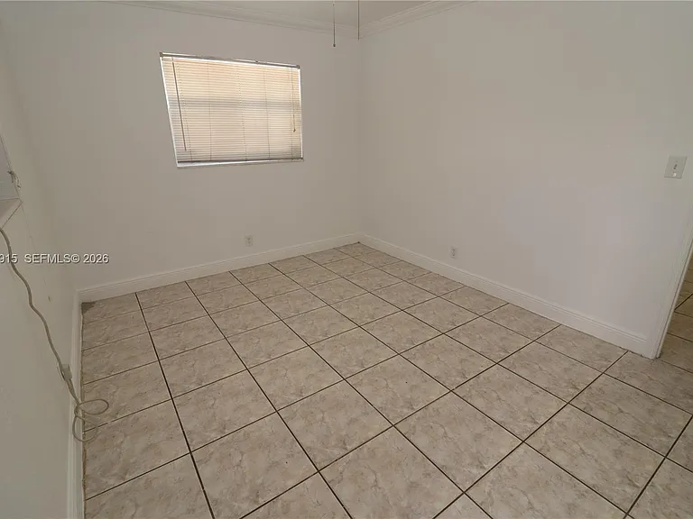 1341 NE 5th Ter #3 — Photo 23