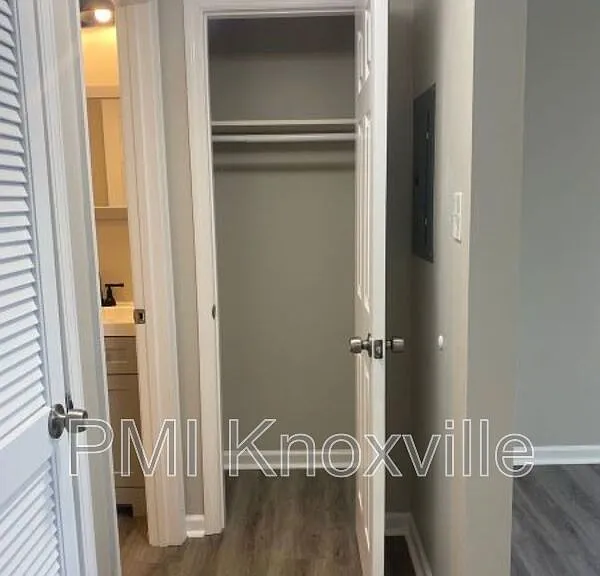 123 Ingersoll Ave #2 — Photo 9