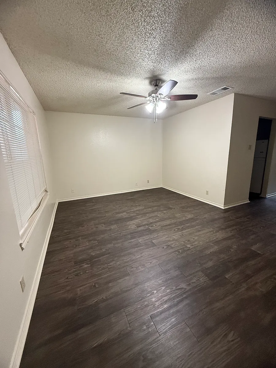 Photo 2 of 24 - 721 Avenue A #9 - Denton, TX Building Photo - 721 Avenue A #9