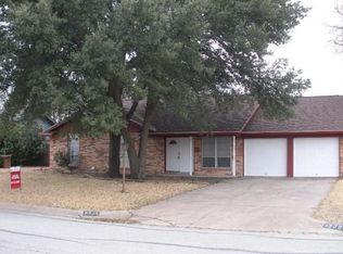 8909 Mahan Dr, Benbrook, TX 76116