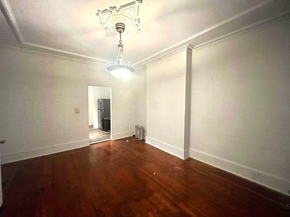 1st image of 186 Van Buren St APT 3