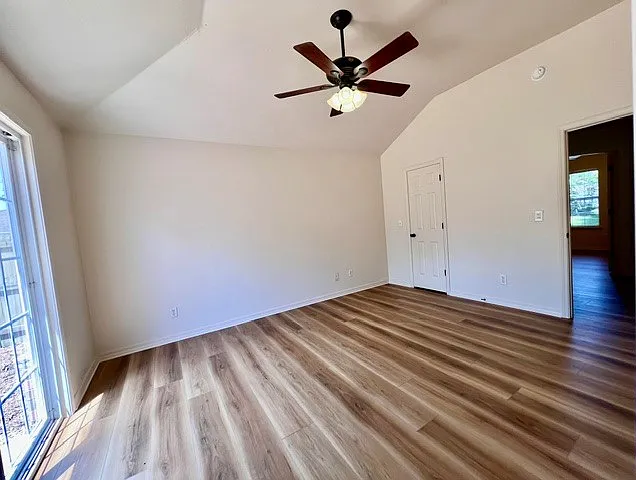 5641 W Fountain St — Photo 15